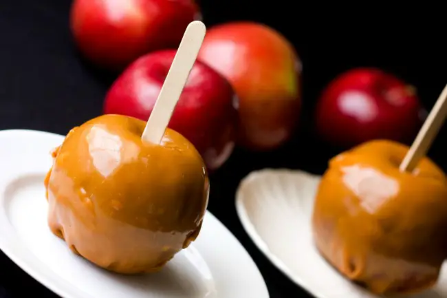 Halloween slow cooker caramel apples recipe