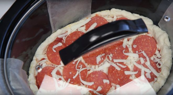 Slow Cooker Pizza Recipe add the lid