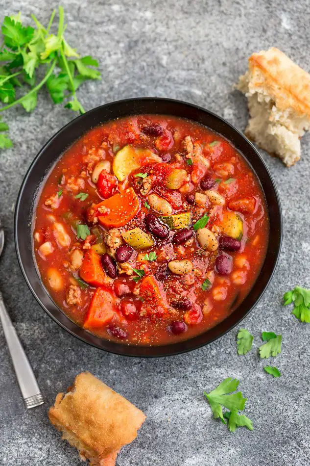 Healthy Slow Cooker Pasta e Fagioli Soup