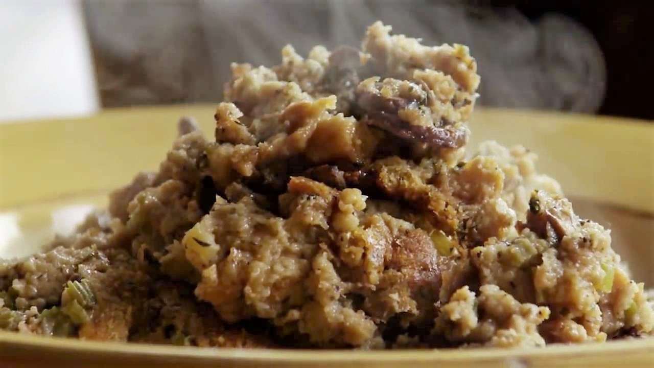 Easy Slow Cooker Stuffing Recipe01