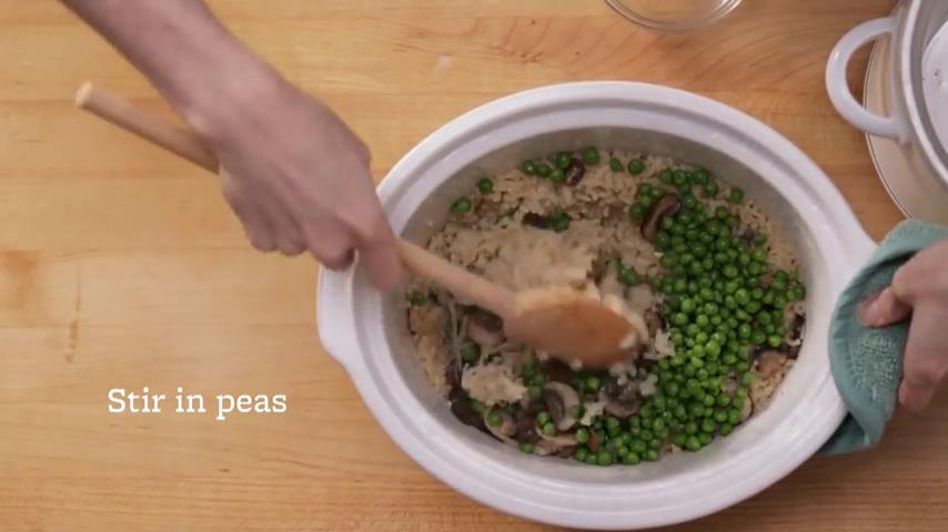 Creamy Mushroom Risotto with Peas Made in a Slow Cooker_10