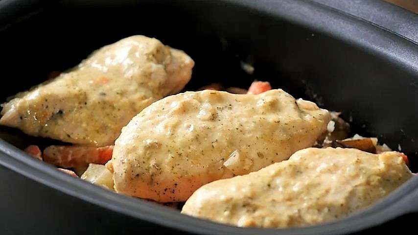 Creamy Slow Cooker Ranch Chicken as seen on SlowCookerSociety07