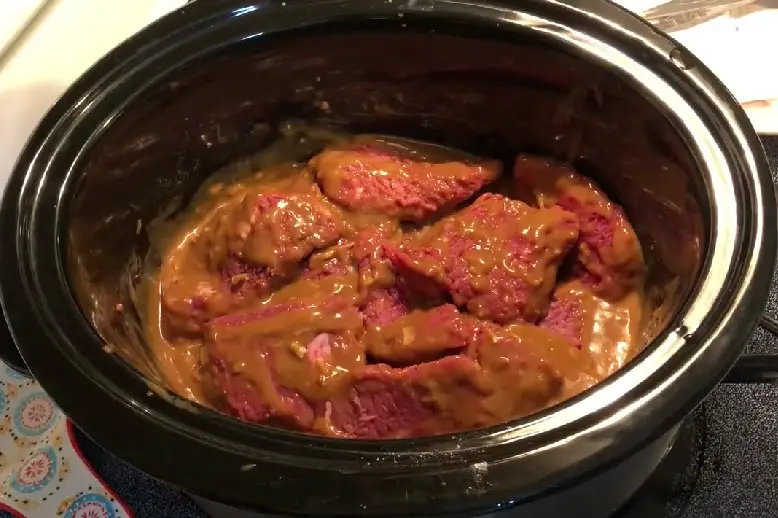 Slow Cooker Cubed Steak give it a stir